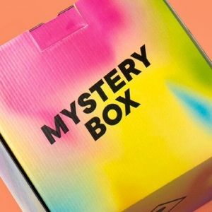 5 items for $25 SALE mystery box 🤩✨